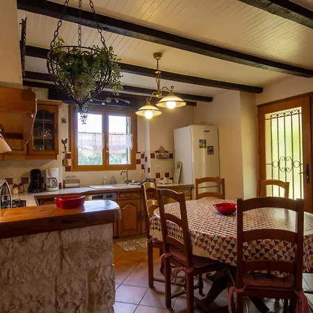 Maison De Village Avec Jardin Clos, Randonnees, Velos Gratuits, Cheminee Et Equipements Bebe. - Fr-1-616-232 度假居 Bassillac