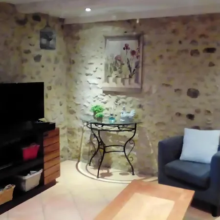 Maison De Village Avec Jardin Clos, Randonnees, Velos Gratuits, Cheminee Et Equipements Bebe. - Fr-1-616-232 Bassillac