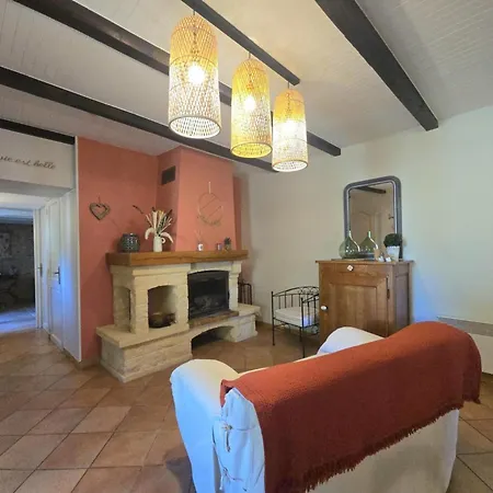En Perigord Avec Jardin Clos Et Cheminee - Fr-1-616-232 * Bassillac