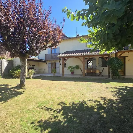 En Perigord Avec Jardin Clos Et Cheminee - Fr-1-616-232 منزل ريفي *